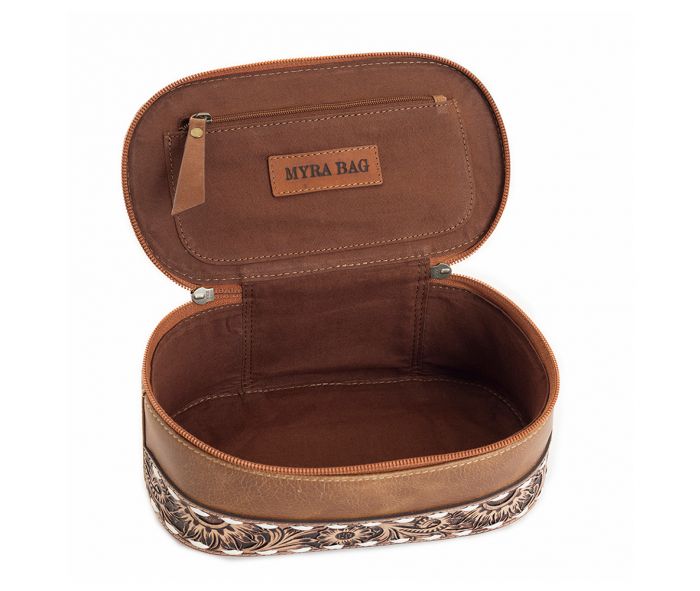 Myra | Chesterock Canyon Make- Up Kit in Caramel